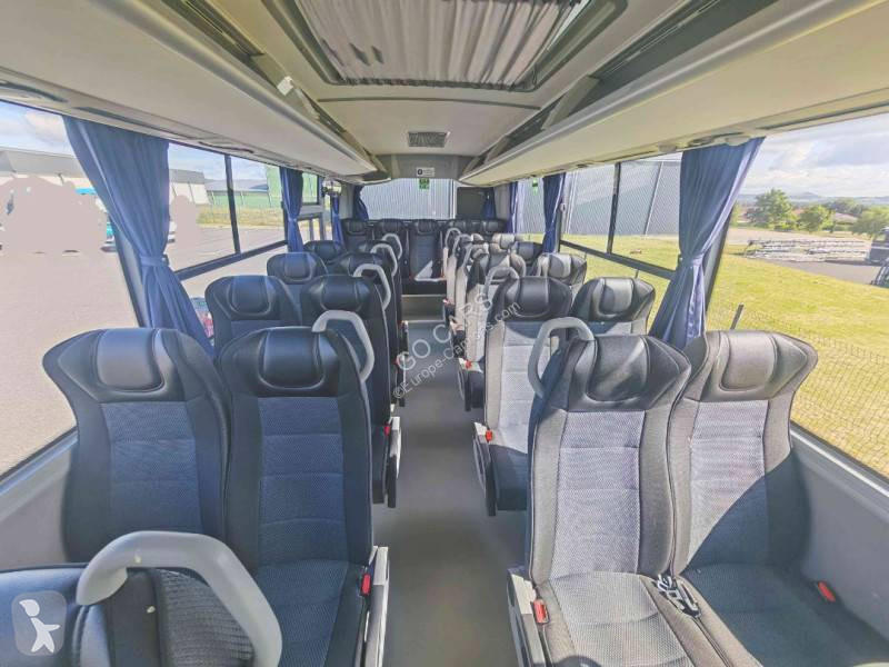 Autobús Isuzu TURQUOISE 33+1 AC