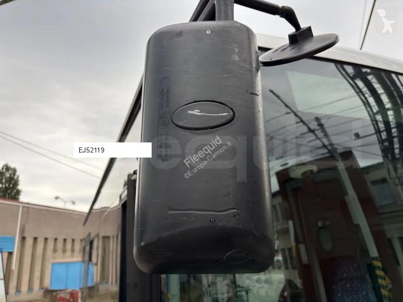 Autobussen Isuzu Novo