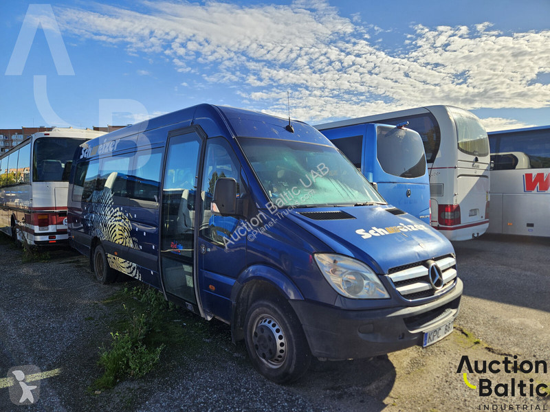 Autobuz Mercedes