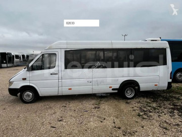 Mercedes minibus