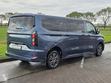 Ford minibus