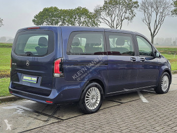 Autobussen minibus Mercedes