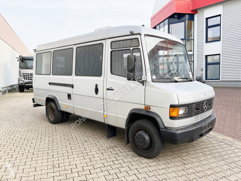 Autobussen Mercedes 711 D-KA 4x2 711 D-KA 4x2,...