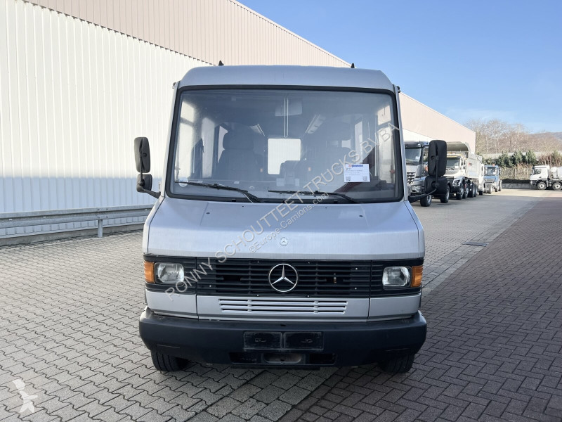 Autobuz Mercedes 711 D-KA 4x2 711 D-KA 4x2,...