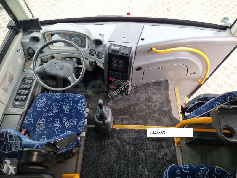 باص Isuzu Novo