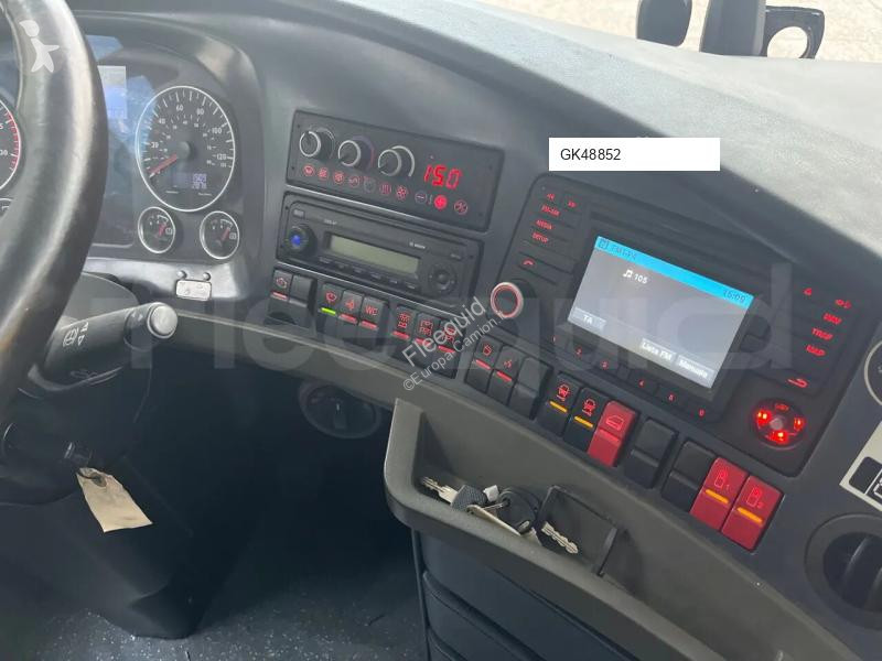 باص Neoplan Skyliner