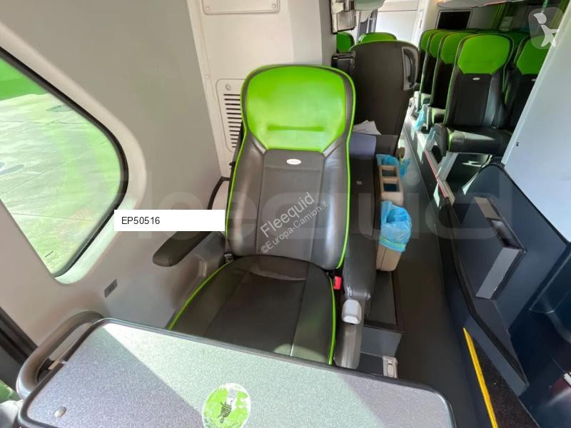 باص Neoplan Skyliner