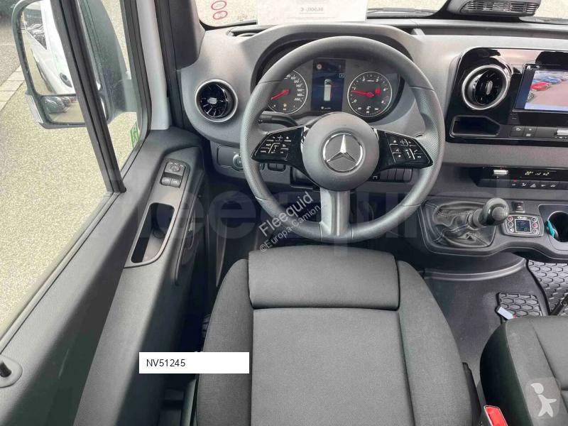 باص Mercedes