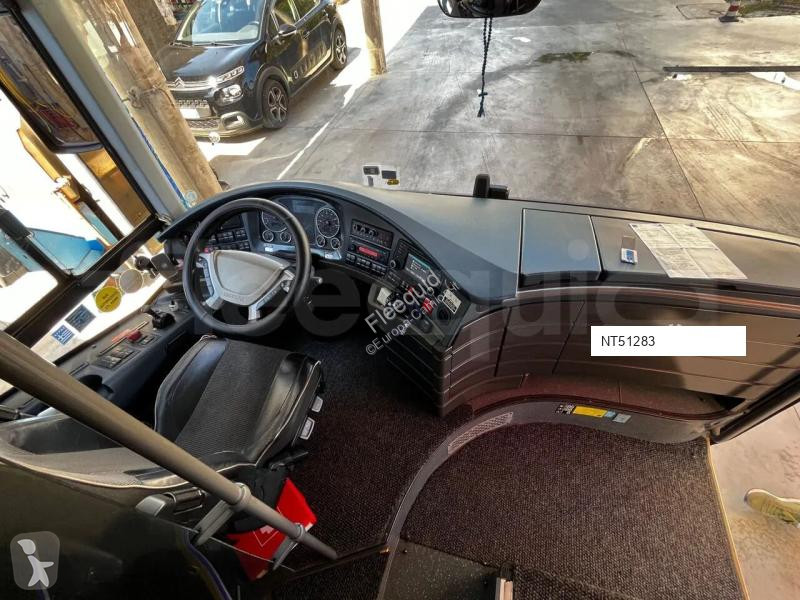 باص Neoplan Skyliner