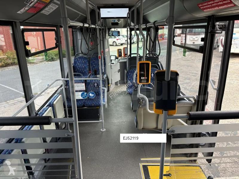 Autobussen Isuzu Novo