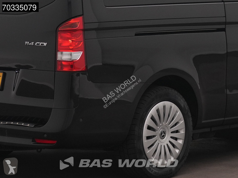 Лекотоварен автомобил Mercedes 114...