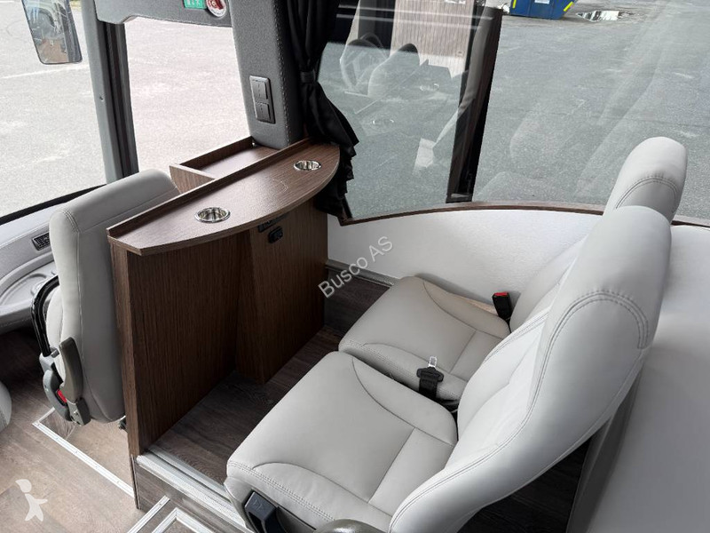 Autóbusz Volvo 9900. Motorhome!