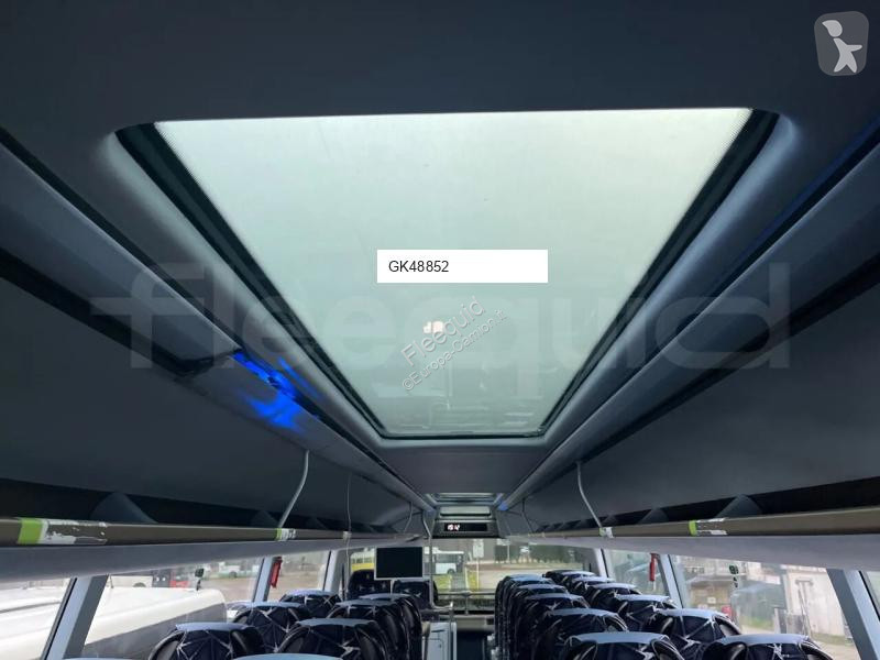 باص Neoplan Skyliner