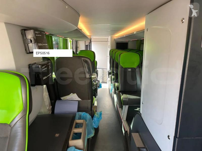 باص Neoplan Skyliner
