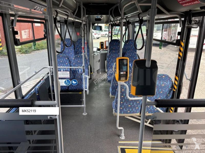 Autobussen Isuzu Novo