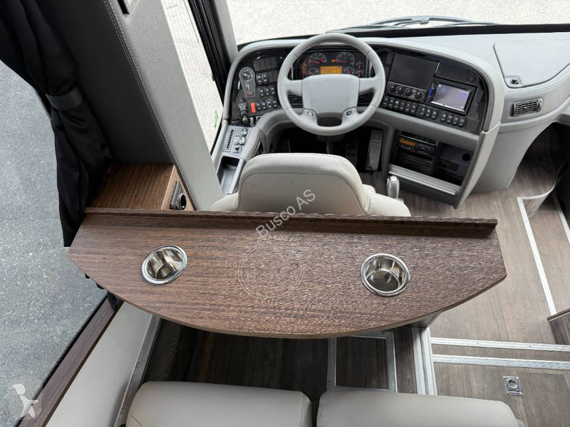 Autóbusz Volvo 9900. Motorhome!