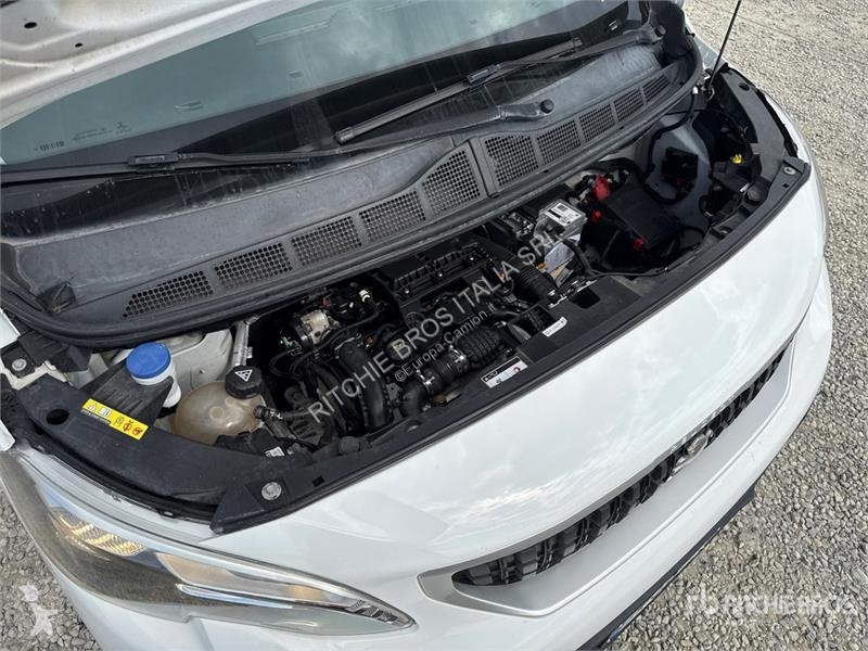 Veículo utilitário Peugeot 1.6 BlueHDI Premium...