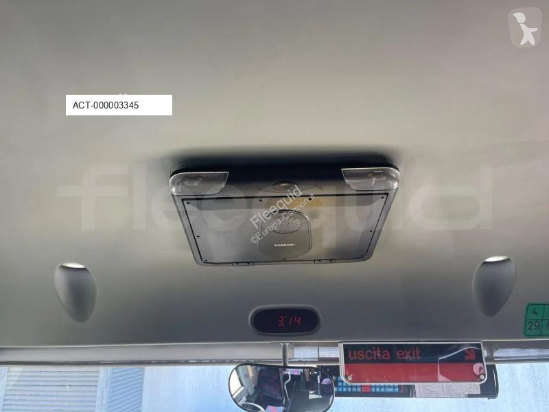Bus Isuzu Novo