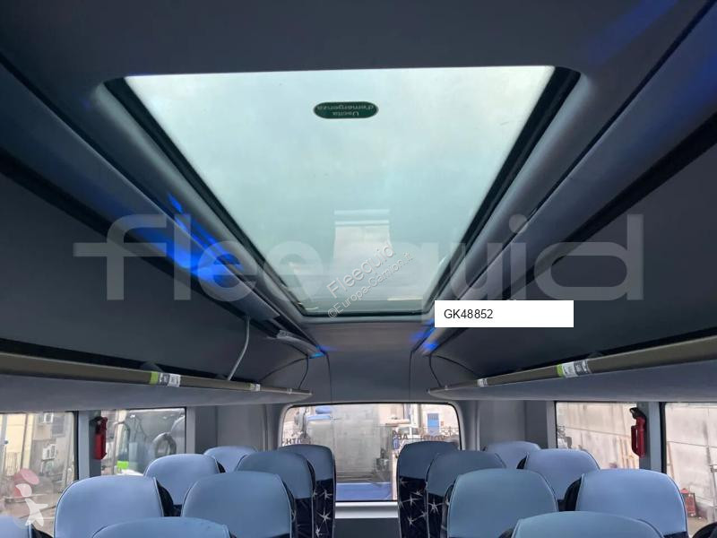 باص Neoplan Skyliner
