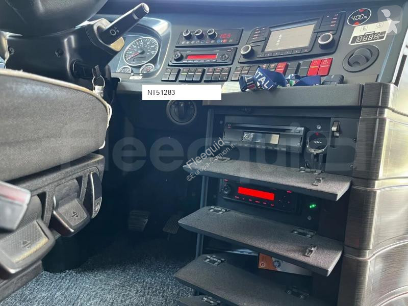 باص Neoplan Skyliner