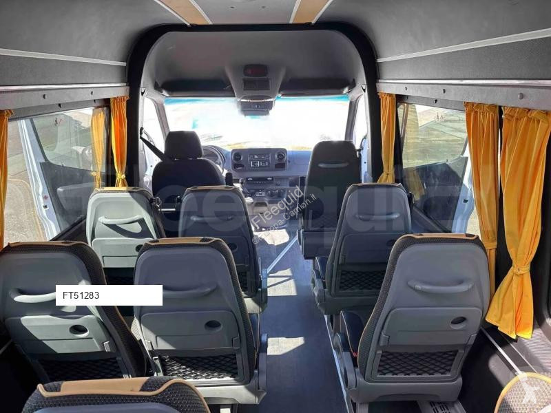 Autobús Mercedes