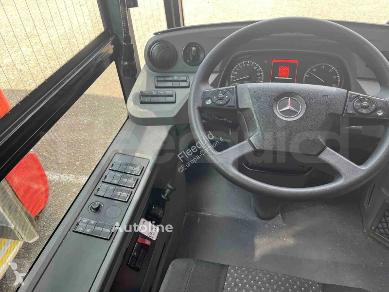 باص Mercedes