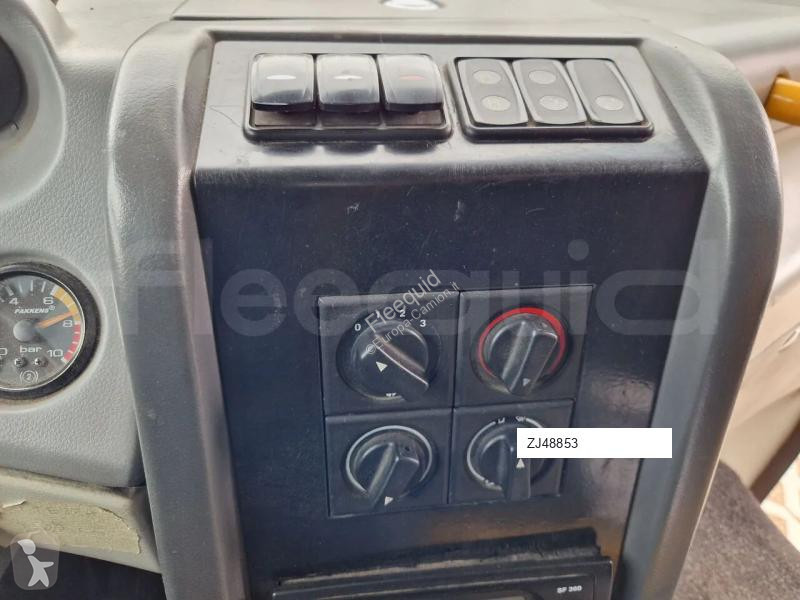 باص Isuzu Novo