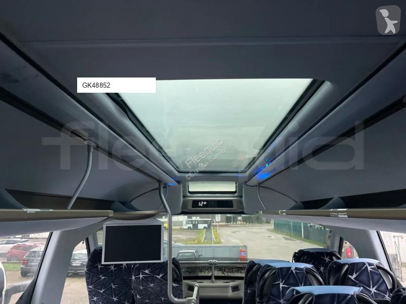 باص Neoplan Skyliner