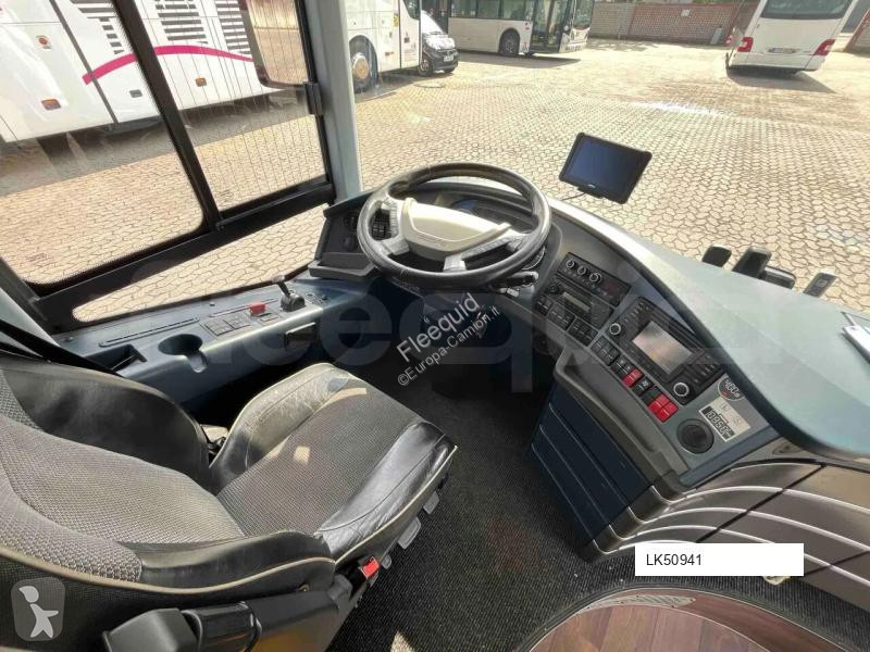 باص Neoplan Skyliner