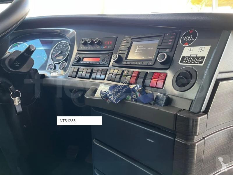 باص Neoplan Skyliner