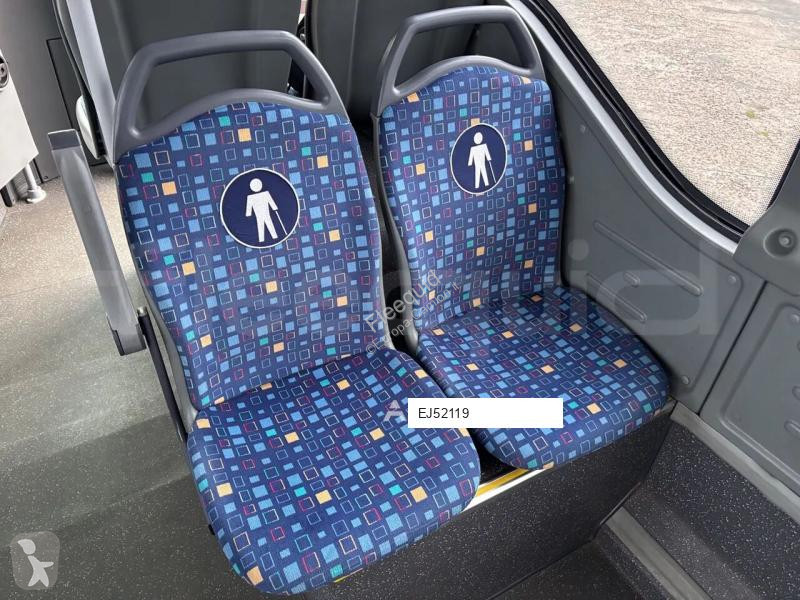 Autobussen Isuzu Novo