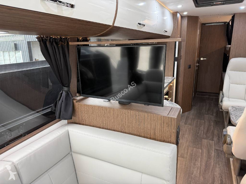 Autóbusz Volvo 9900. Motorhome!