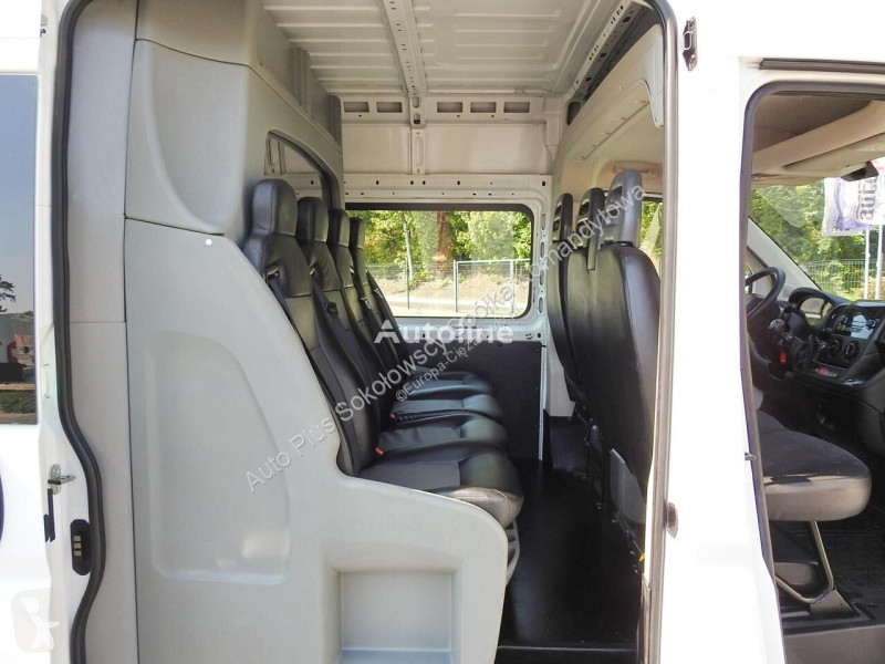 Véhicule utilitaire Peugeot BOXER FURGON...