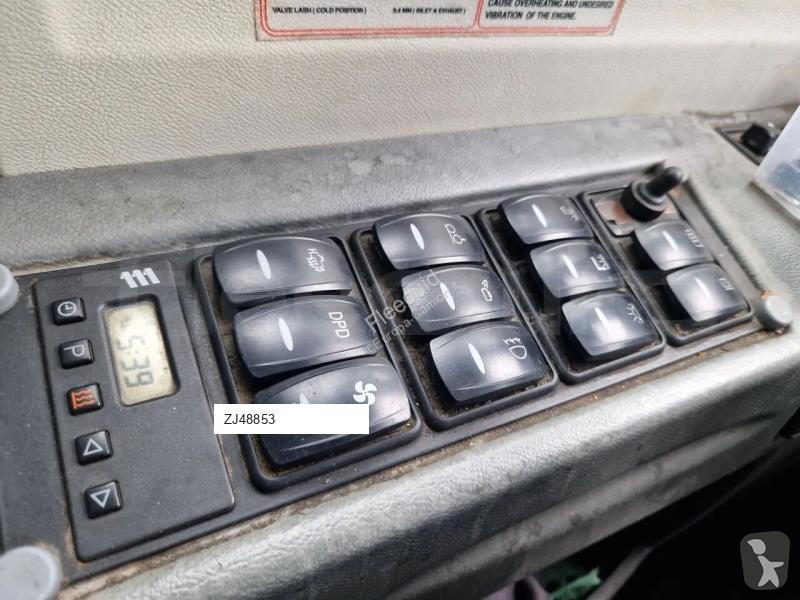 باص Isuzu Novo