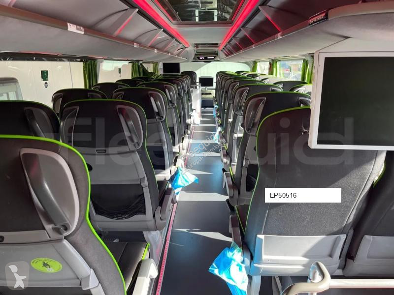 باص Neoplan Skyliner