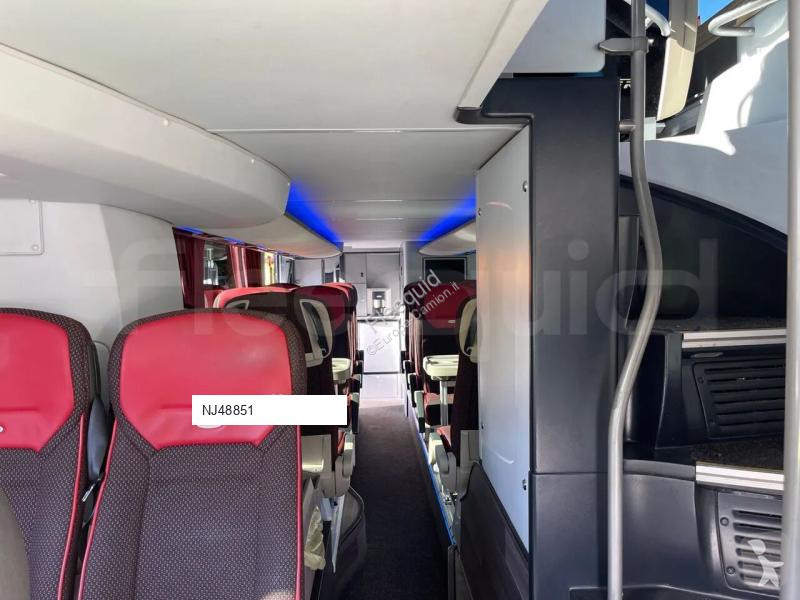 باص Neoplan Skyliner
