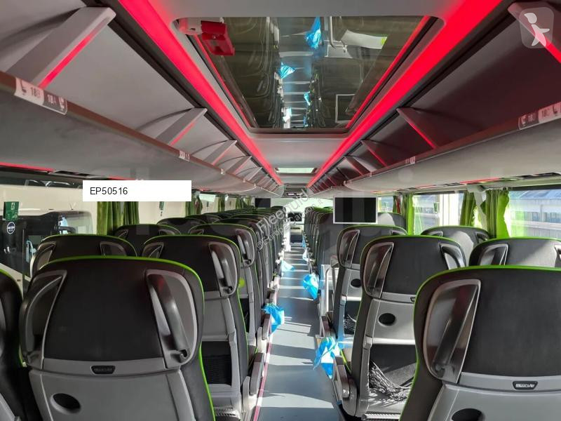 باص Neoplan Skyliner