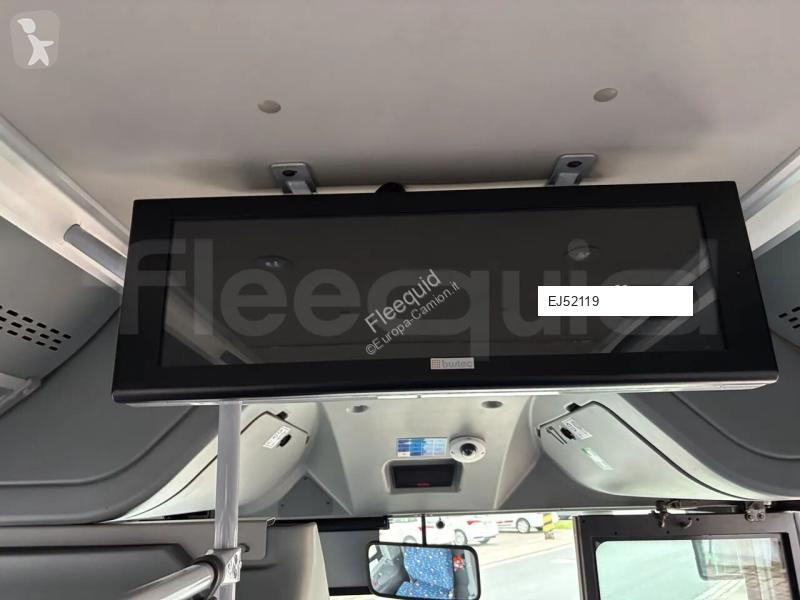 Autobussen Isuzu Novo