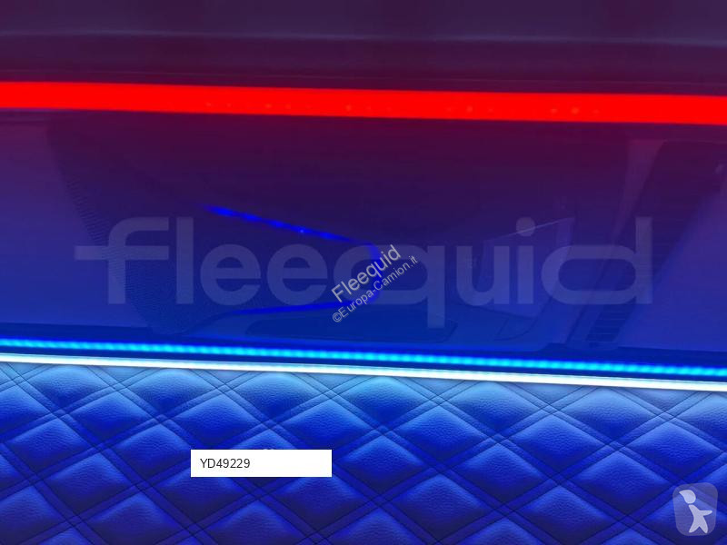 باص Mercedes