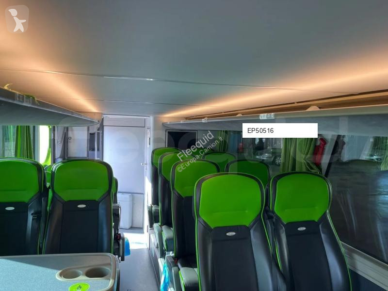 باص Neoplan Skyliner