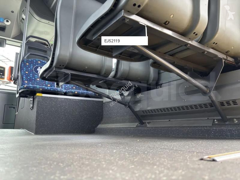 Autobussen Isuzu Novo
