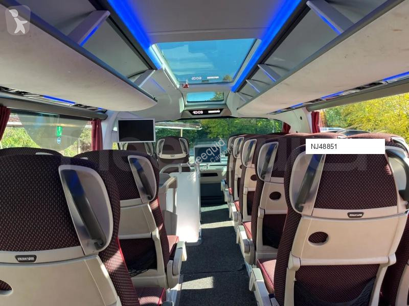 باص Neoplan Skyliner