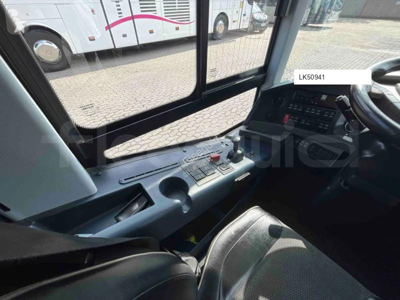 باص Neoplan Skyliner