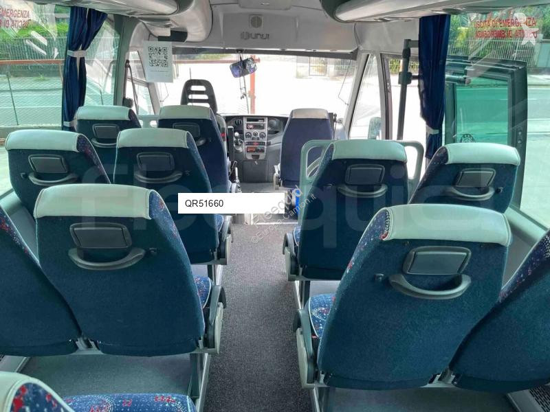 باص Iveco Unvi Compa