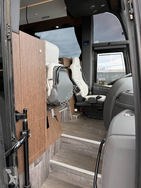 Autóbusz Volvo 9900. Motorhome!