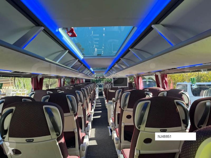 باص Neoplan Skyliner
