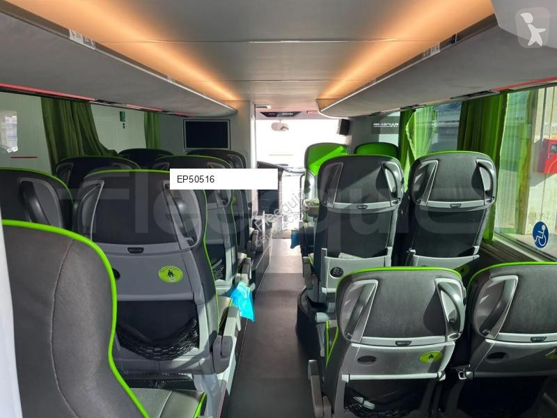 باص Neoplan Skyliner