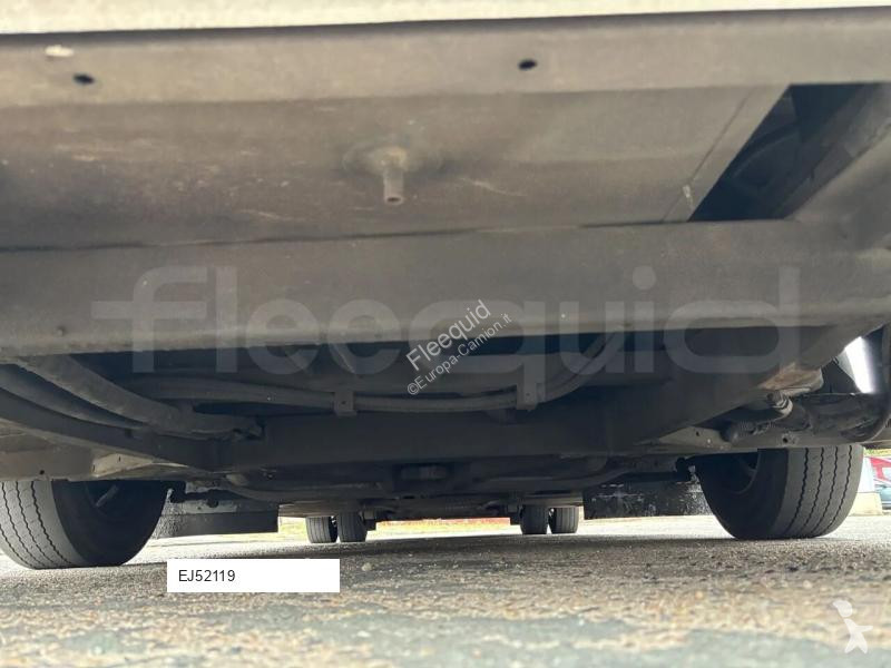 Autobussen Isuzu Novo