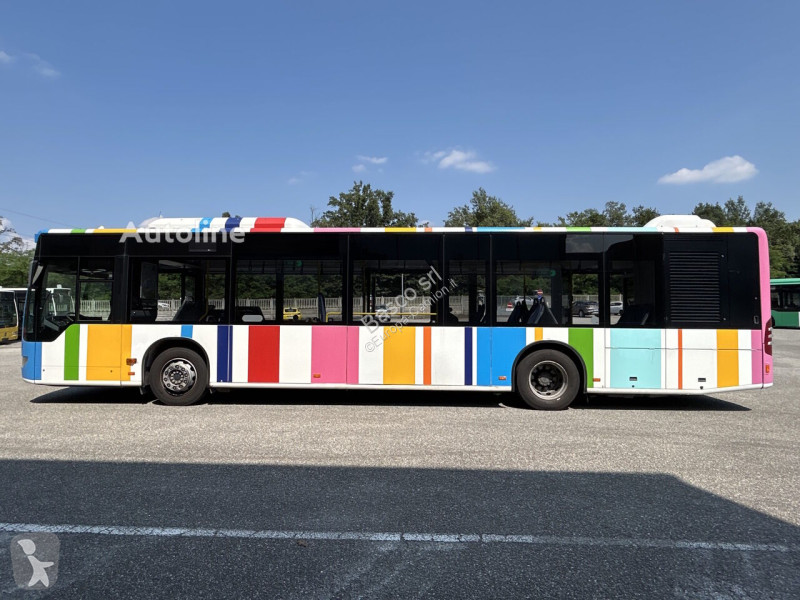 Autobuz Mercedes