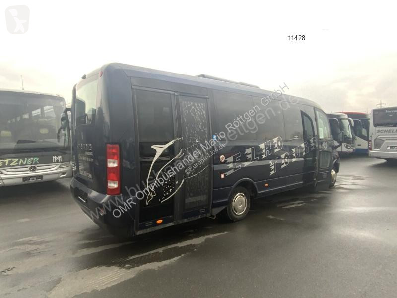 باص Iveco 70C17